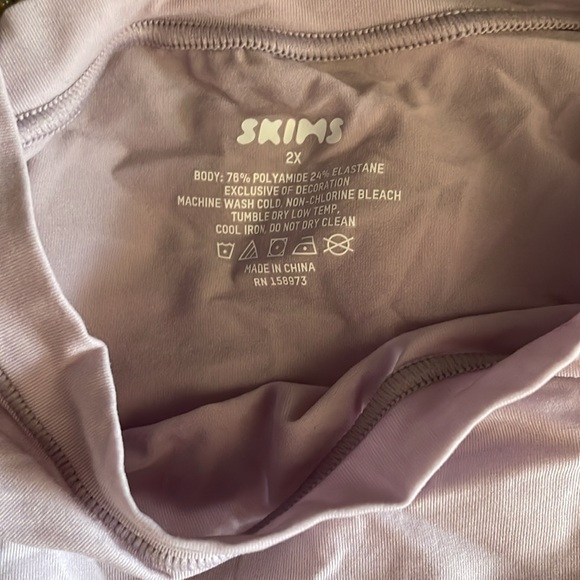SKIMS NWT Fits Everybody Long Sleeve T-Shirt | Lilac - Picture 4 of 5